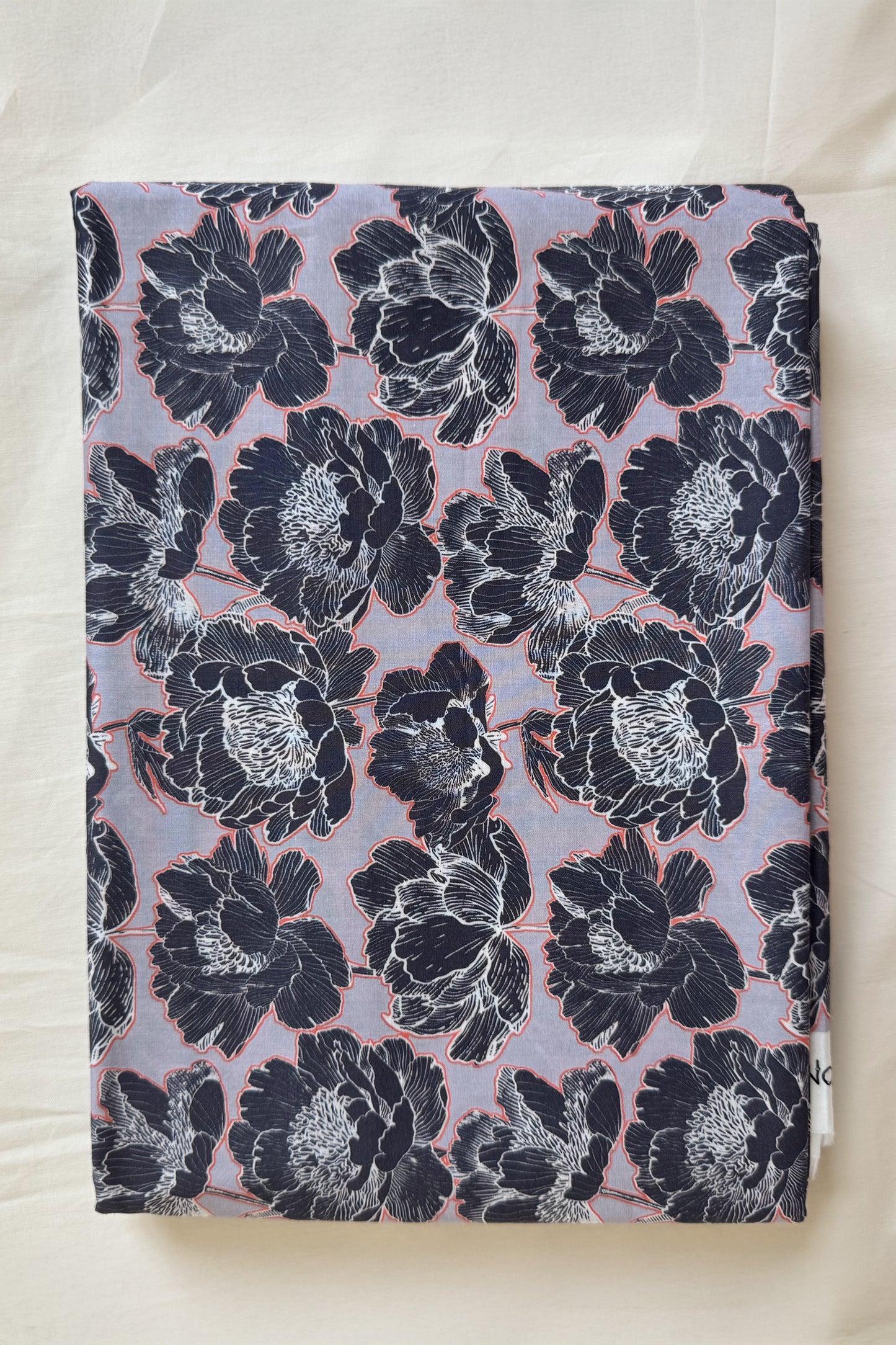 Mono-flower in black